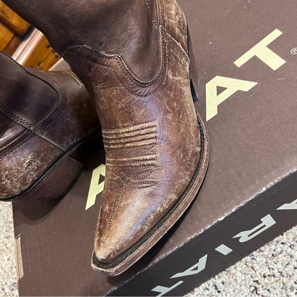 Ariat women’s Josefina distressed western boots. - Picture 5 of 6